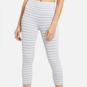 Athleta Heather Stripe Capri Leggings Size Large Gray White